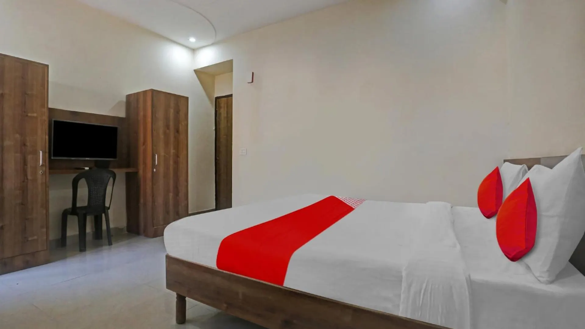 Hotel O Backpackers Nest Гургаон