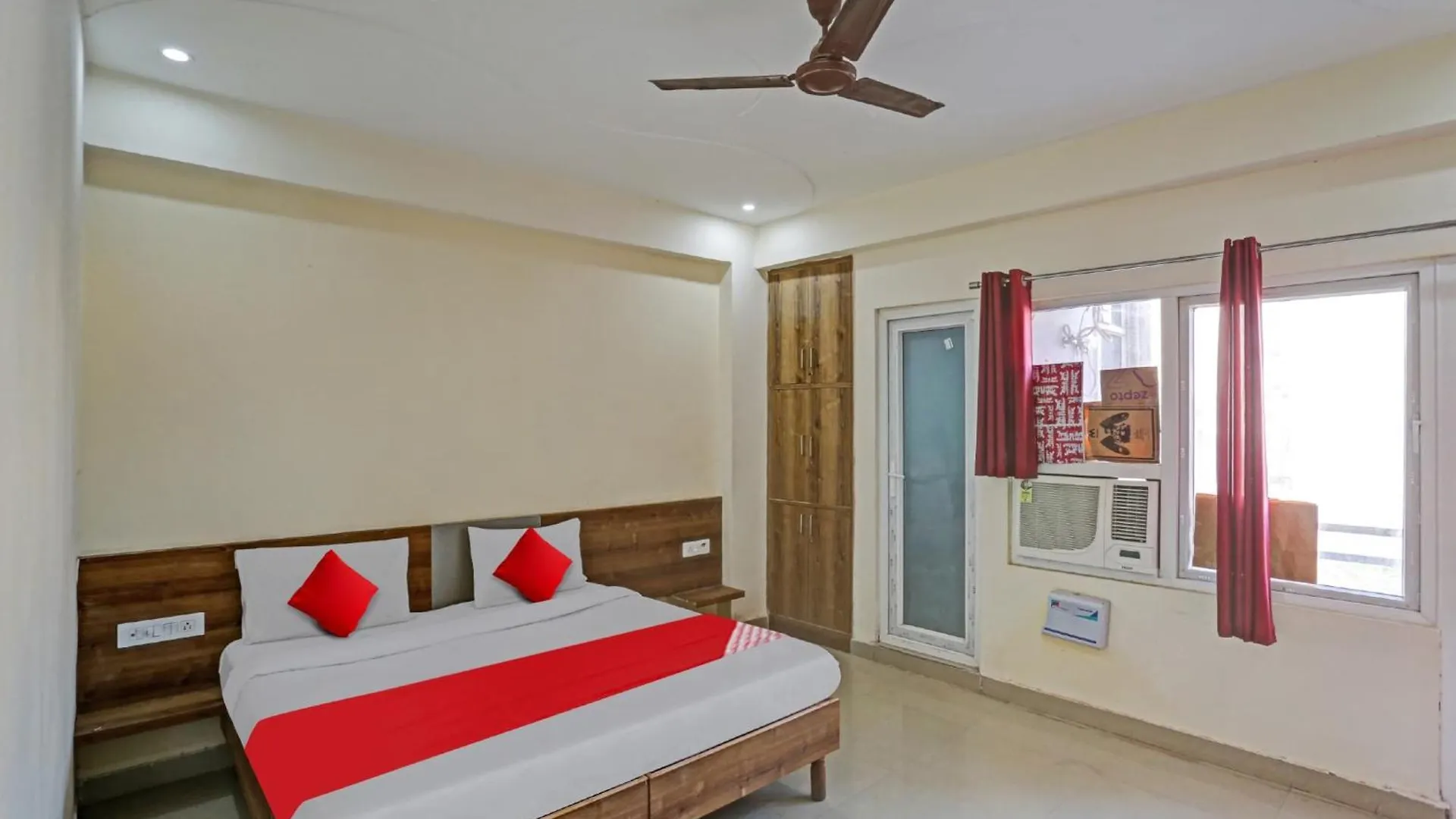 Hotel O Backpackers Nest Гургаон 3*,  Индия