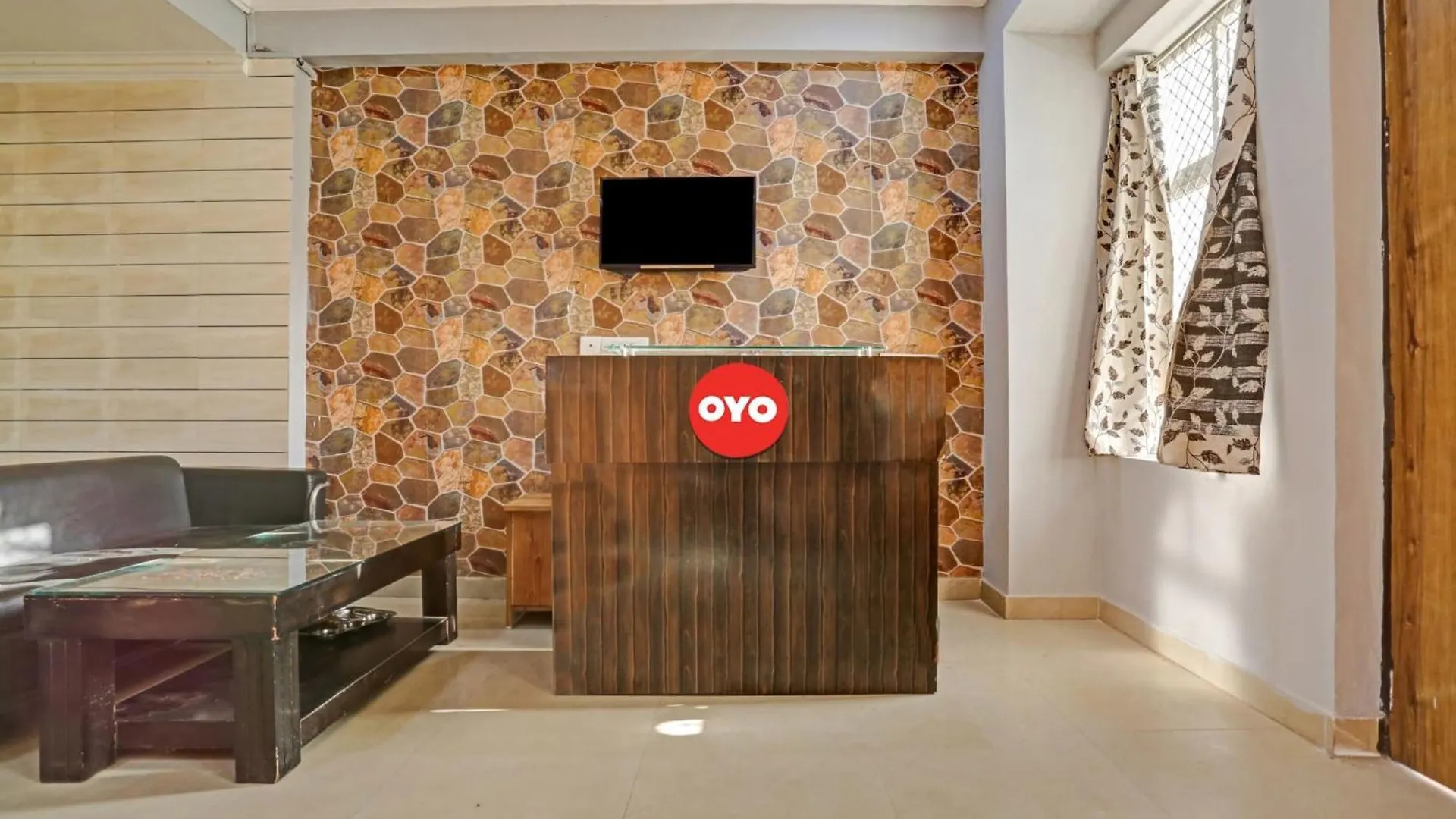 Hotel O Backpackers Nest Гургаон