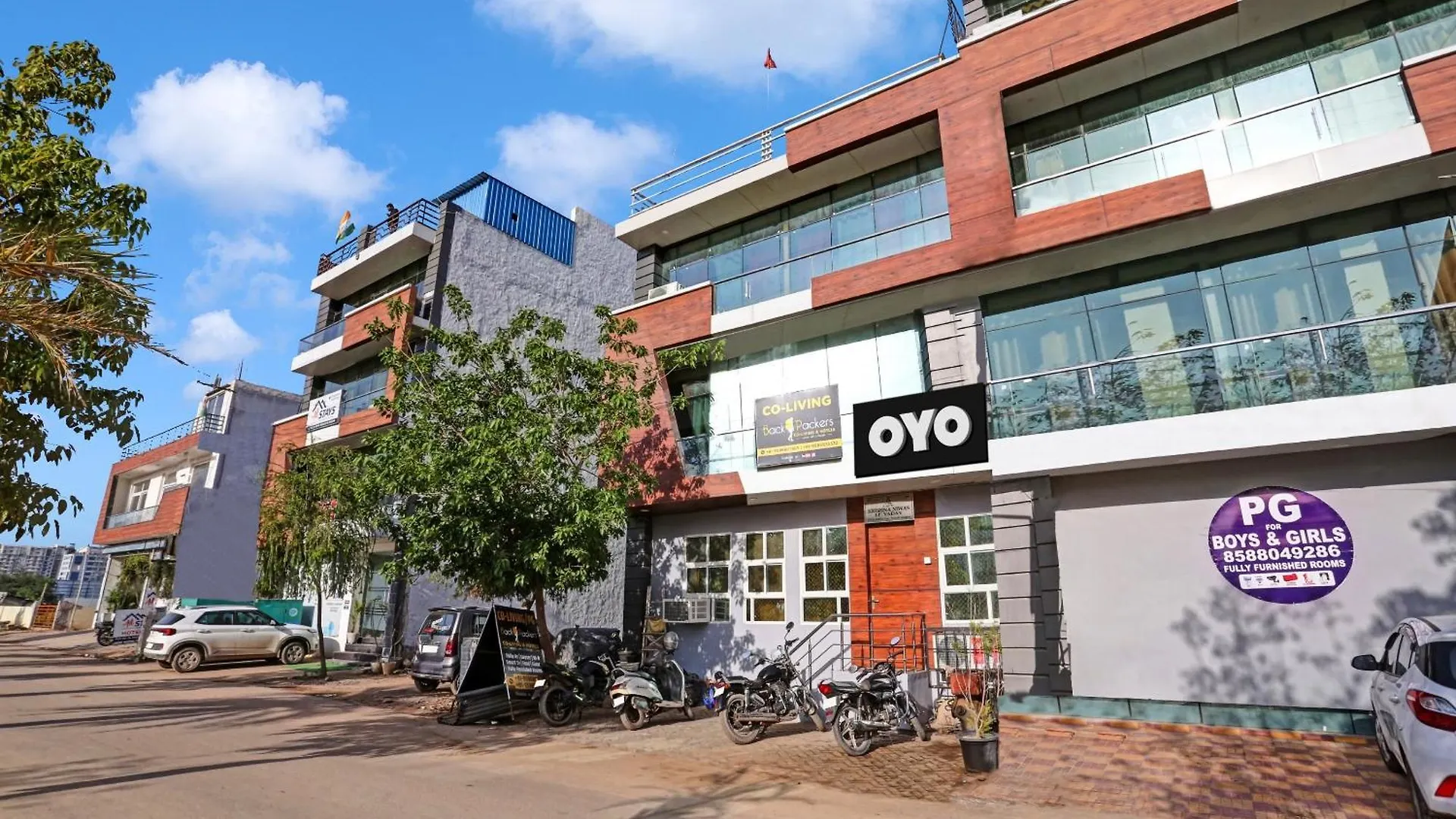 ***  Hotel O Backpackers Nest Гургаон Индия