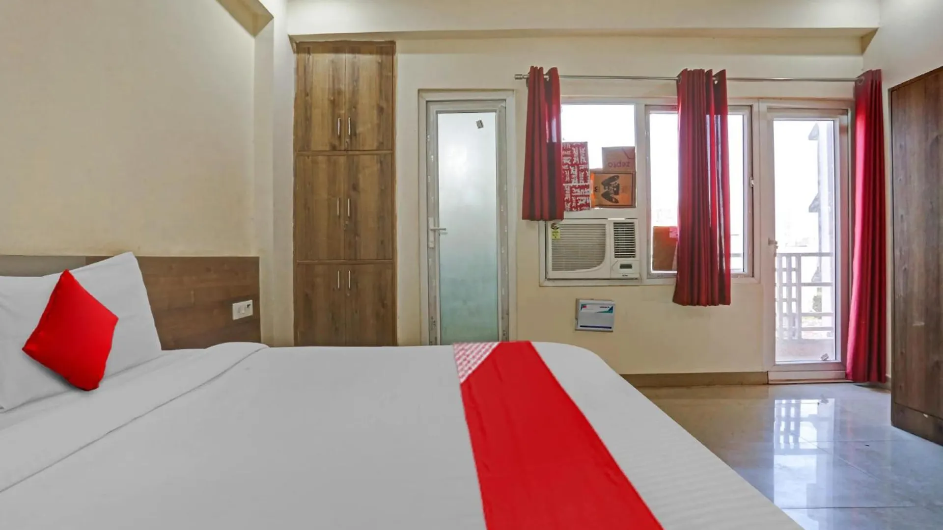 Hotel O Backpackers Nest Гургаон