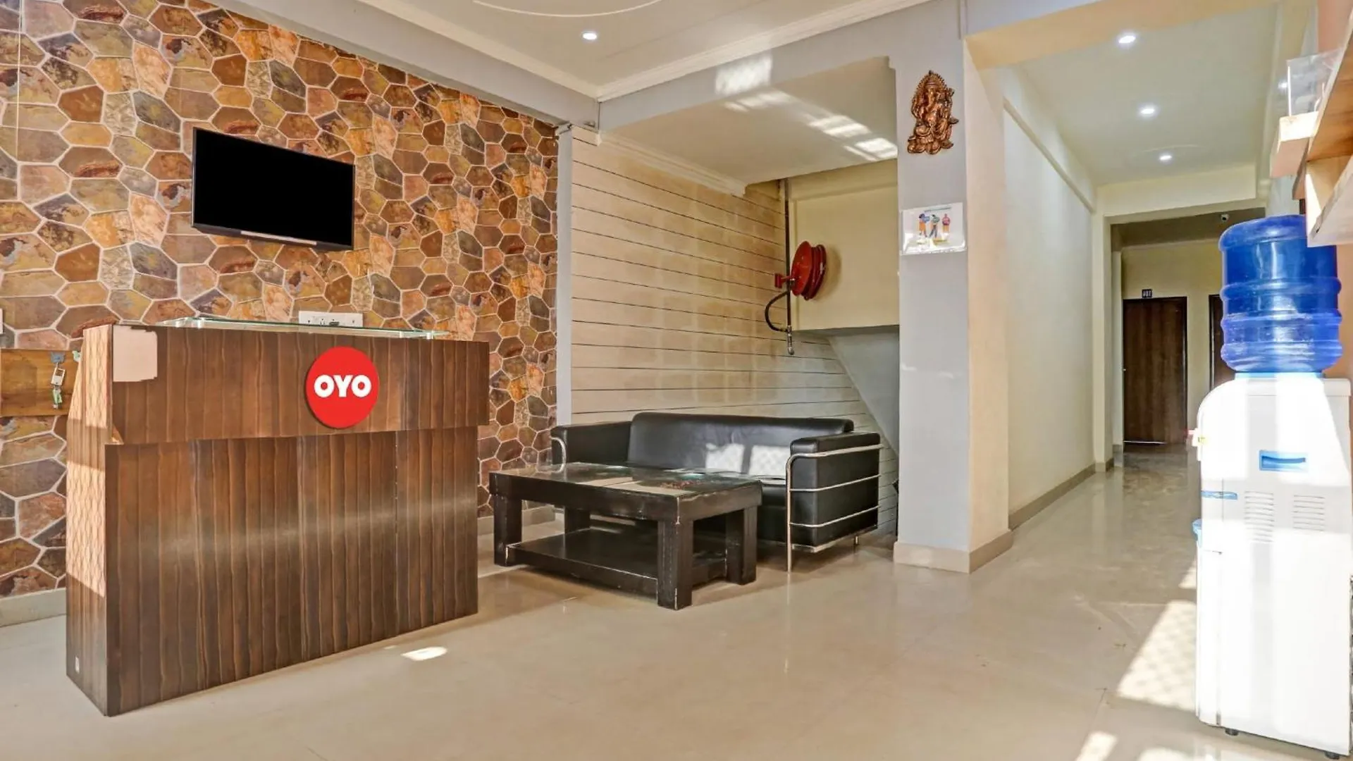 Hotel O Backpackers Nest Гургаон